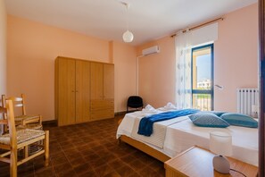 Room - Holiday Home 'Casa Elena in Otranto' with Balcony, Wi-Fi and Air Conditioning (Otranto)