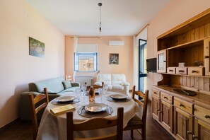 Dining - Holiday Home 'Casa Elena in Otranto' with Balcony, Wi-Fi and Air Conditioning (Otranto)