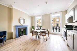 Dining - Luxury Chelsea Townhouse (Greater London)