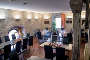 Dining - Apartment 'Einzelzimmer Comfort 002' with Wi-Fi (Schlitz)