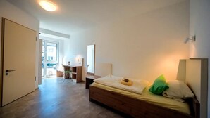 1 室のベッドルーム、WiFi