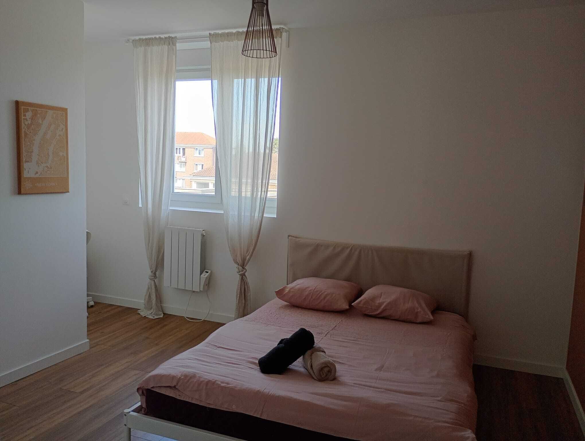 5 bedrooms, WiFi, bed sheets