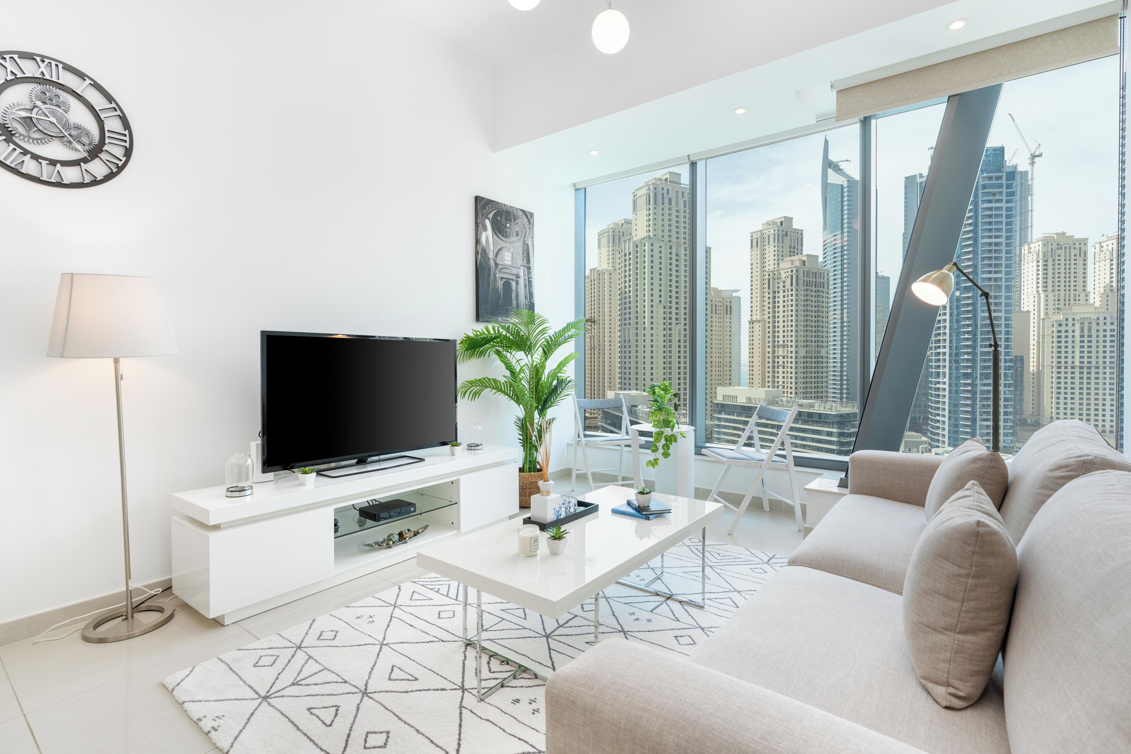 Departamento estándar, 1 habitación, cocina, vista a la bahía | Área de sala de estar | Smart TV, Netflix, Hulu y servicios de streaming 
