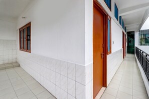 House | Property grounds - Deluxesuper Hotel O Dehradun (Dehradun)