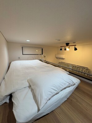 Standard Studio | Desk, free WiFi, bed sheets - Shinjuku Topshot Hotel (Tokyo)