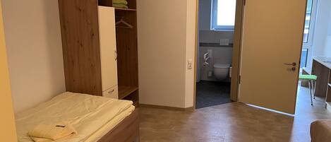 1 habitación, wifi y ropa de cama