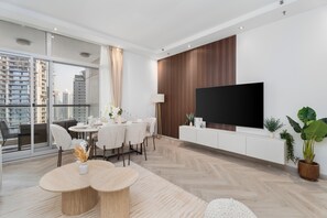 Departamento Prestigio, 4 habitaciones, cocina, vista a la playa | Comedor