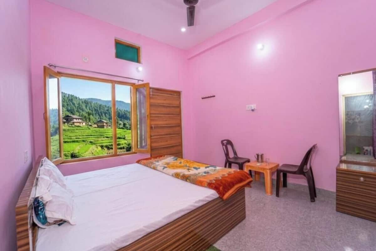 Deluxe Room, City View | Bed sheets