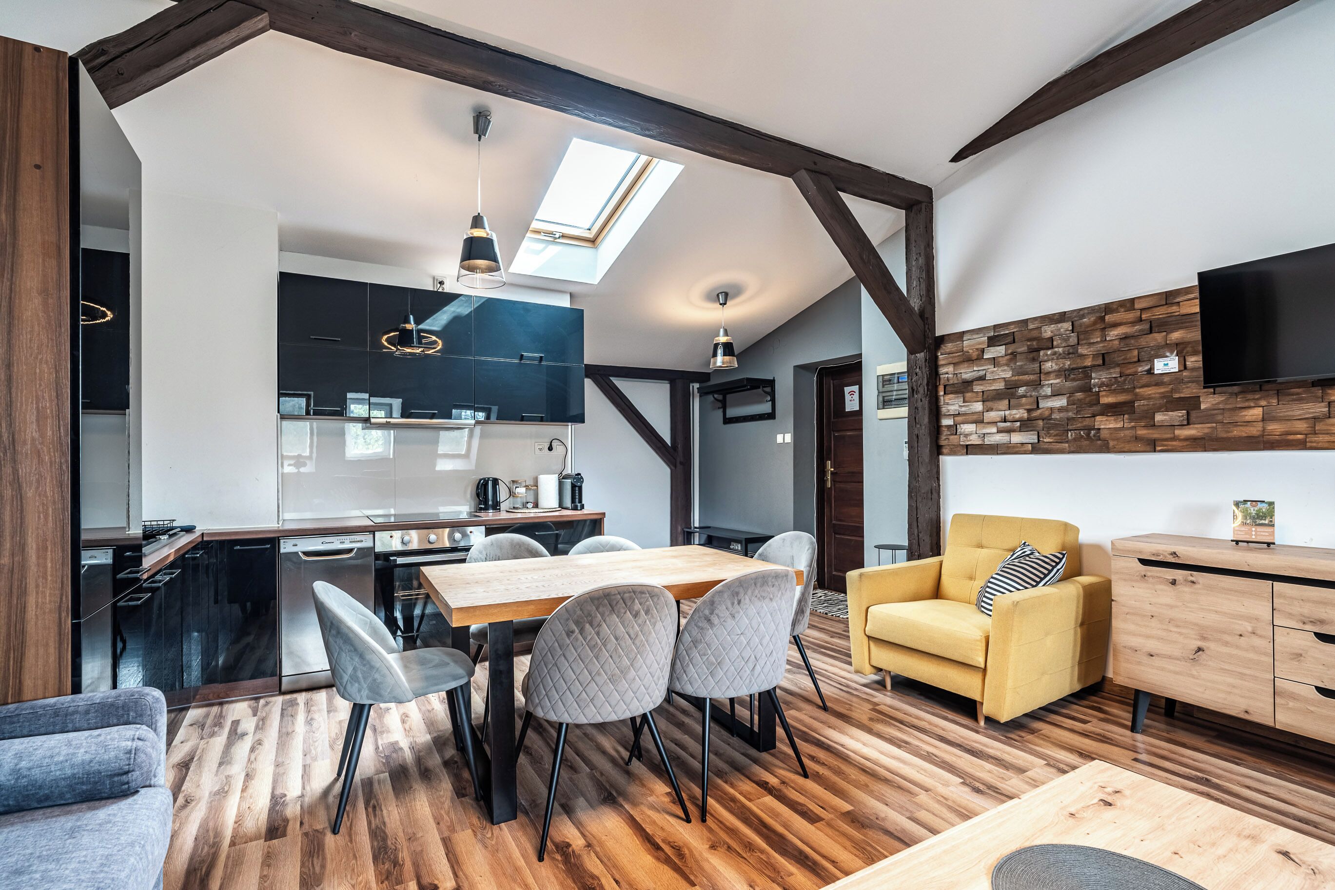 City Apartment | In-room dining