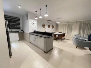Villa, 5 Bedrooms, Sea View | Interior