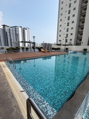Pool - Azure 2BR Pool Suite Jelutong | Free Parking, 8min to Georgetown (Jelutong)
