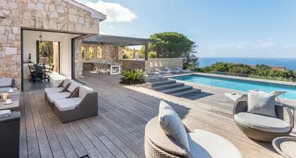 Panoramic sea view - heated pool - comfort