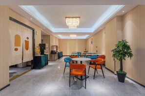 Dining - Weibailiyajiudian (Guangzhou)