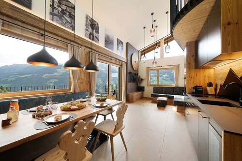 Chalet Bucher mit Whirlpool, Sauna und einen atemberaubenden Ausblick 