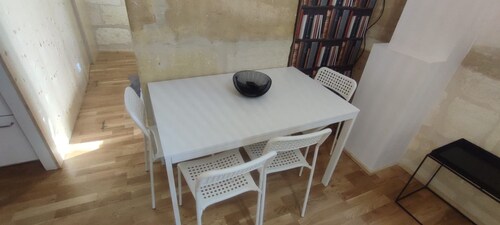 Charming renovated and air-conditioned studio