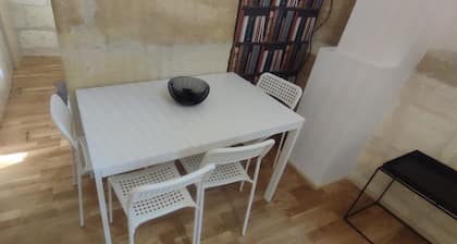 Charming renovated and air-conditioned studio