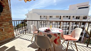 Outdoor dining - AP427 - Bahia Sunset (Nerja)