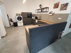 Horno, parrilla de estufa y lavavajillas 