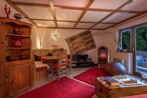 Interior - 
This cosy chalet apartment,is located in a central, yet quiet, part of Saalbach (Saalbach)