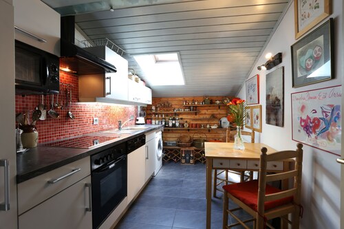 
This cosy chalet apartment,is located in a central, yet quiet, part of Saalbach