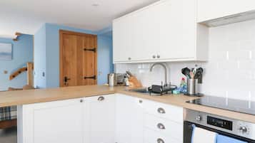 Dishwasher, cookware/dishes/utensils