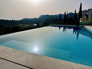 Pool - Vrbo Property (VC)