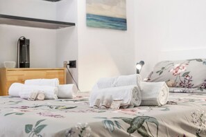 2 slaapkamers, een strijkplank/strijkijzer, wifi, beddengoed