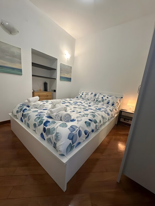 2 chambres, fer et planche à repasser, Wi-Fi, draps fournis