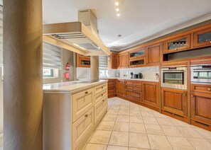 Fridge, microwave, oven, stovetop - Premium 3BR Home in Swieqi Near St Julians & Shops (Swieqi)
