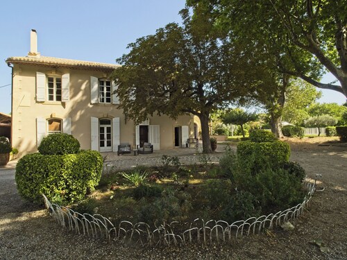 Maison de Famille du XIX° siècle - Property in Terre de PROVENCE with swimming pool