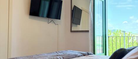1 bedroom, internet, bed sheets