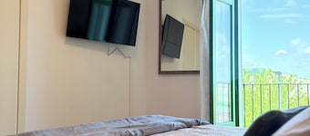 Dolce Vita House- Wine, Views and Relaxation in La Morra