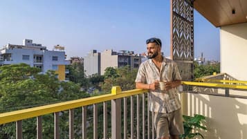 Bed in 6 Bed Mixed Dormitory with Balcony and City View | Terrass/Patio