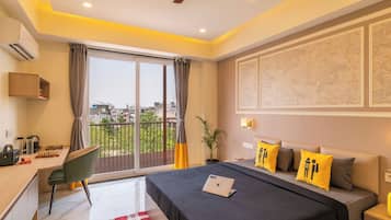 Superior Double Room with City View | Blackout drapes, free WiFi, bed sheets