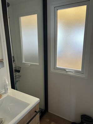 Hair dryer, toilet paper - Splendid Mobilhome (Pont-Aven)