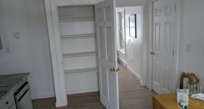 Newly renovated 2-bedroom apartment in walkable Lake Placid location
