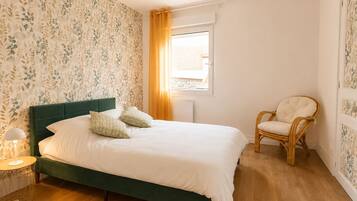 2 chambres, fer et planche à repasser, lit parapluie, Wi-Fi gratuit