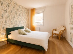 2 bedrooms, iron/ironing board, travel crib, free WiFi
