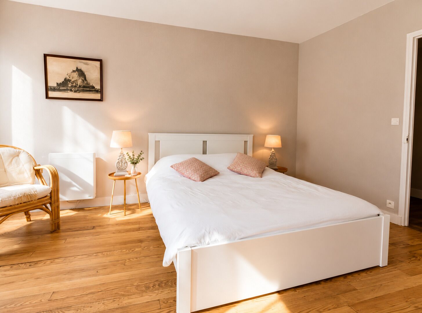 2 chambres, fer et planche à repasser, lit parapluie, Wi-Fi gratuit