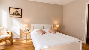 2 soverom, strykejern/-brett, reiseseng for barn og wi-fi (inkludert)