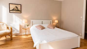 2 chambres, fer et planche à repasser, lit parapluie, Wi-Fi gratuit