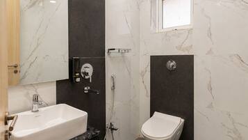 Deluxe Double Room | Bathroom