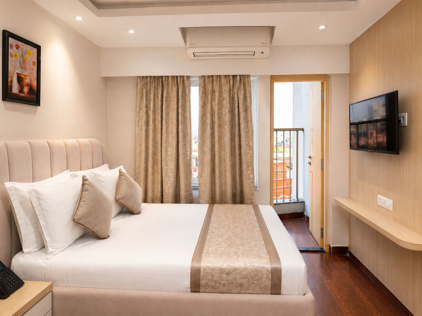 Standard Double or Twin Room | Laptop workspace, free WiFi
