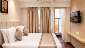 Standard Double or Twin Room | Laptop workspace, free WiFi