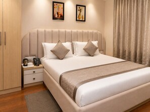Standard Double or Twin Room | Laptop workspace, free WiFi - The Universe (Kolkata)