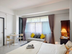 Corner Room (2 windows)