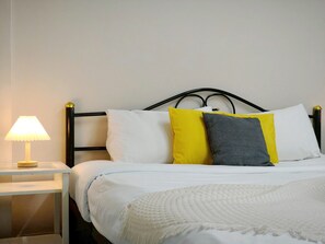 Standard Room (1 window)