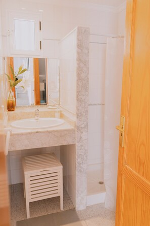 Bathroom - Vrbo Property (Haría)