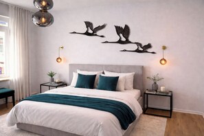Comfort-Apartment, Balkon, Stadtblick | Laptopgeeigneter Arbeitsplatz, Bügeleisen/Bügelbrett, kostenloses WLAN