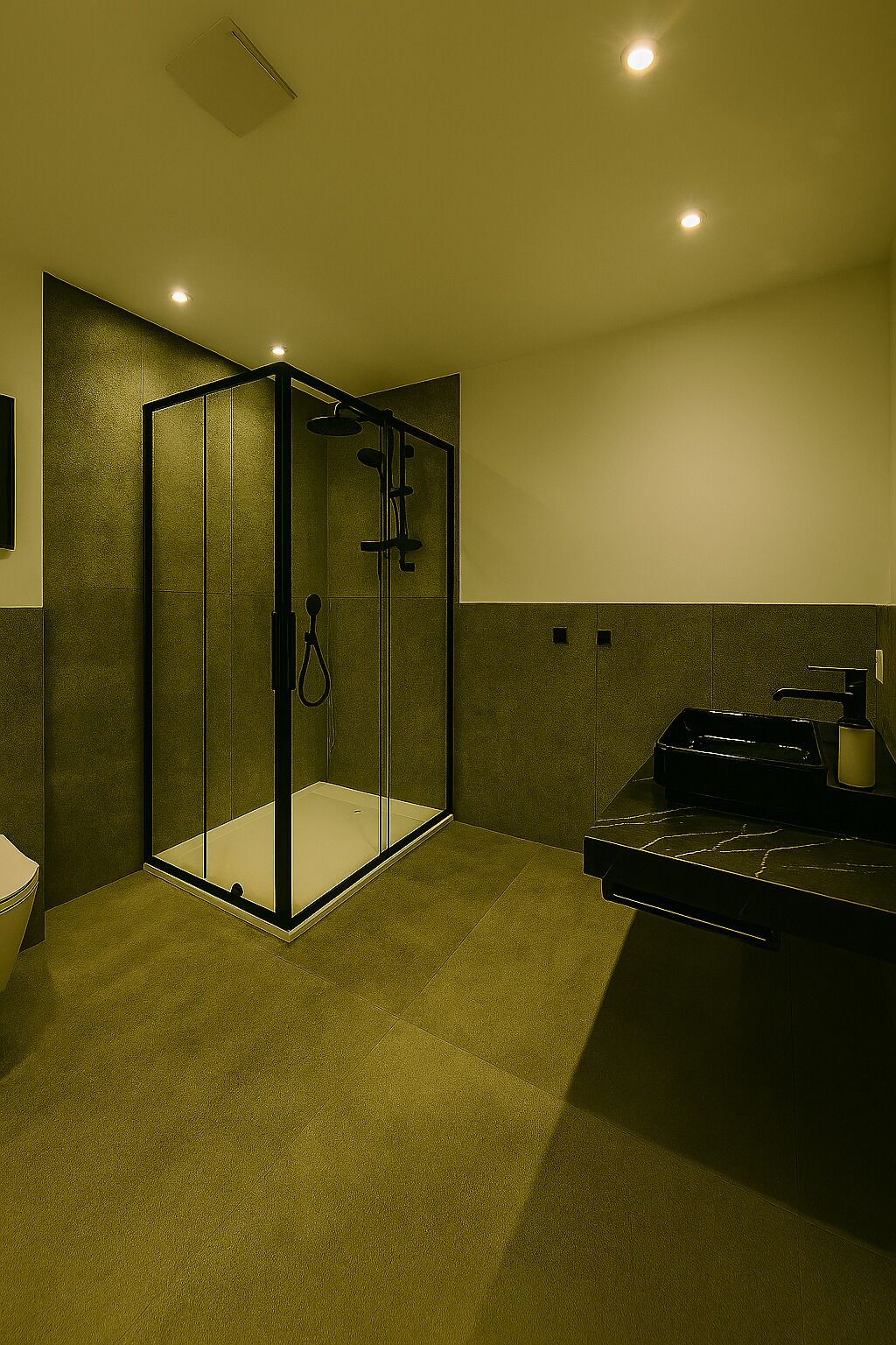 Comfort-Apartment, Stadtblick | Badezimmer | Haartrockner, Handtücher, Seife, Shampoo